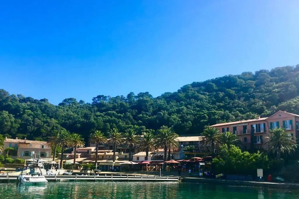 Studio Climatise Avec Wifi Au Calme Sur Le Port. Hyères