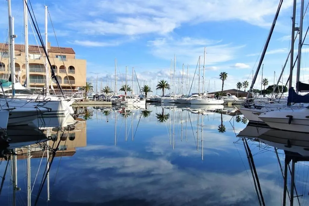 Studio Climatise Avec Wifi Au Calme Sur Le Port. Hyeres