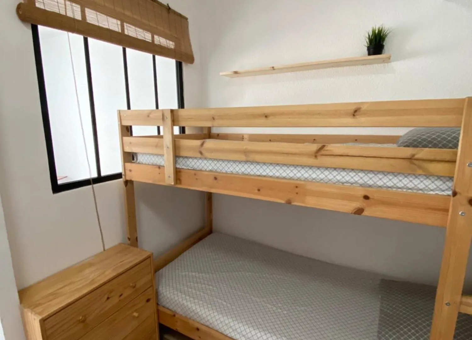 Studio Climatise Avec Wifi Au Calme Sur Le Port. Hyères Apartament