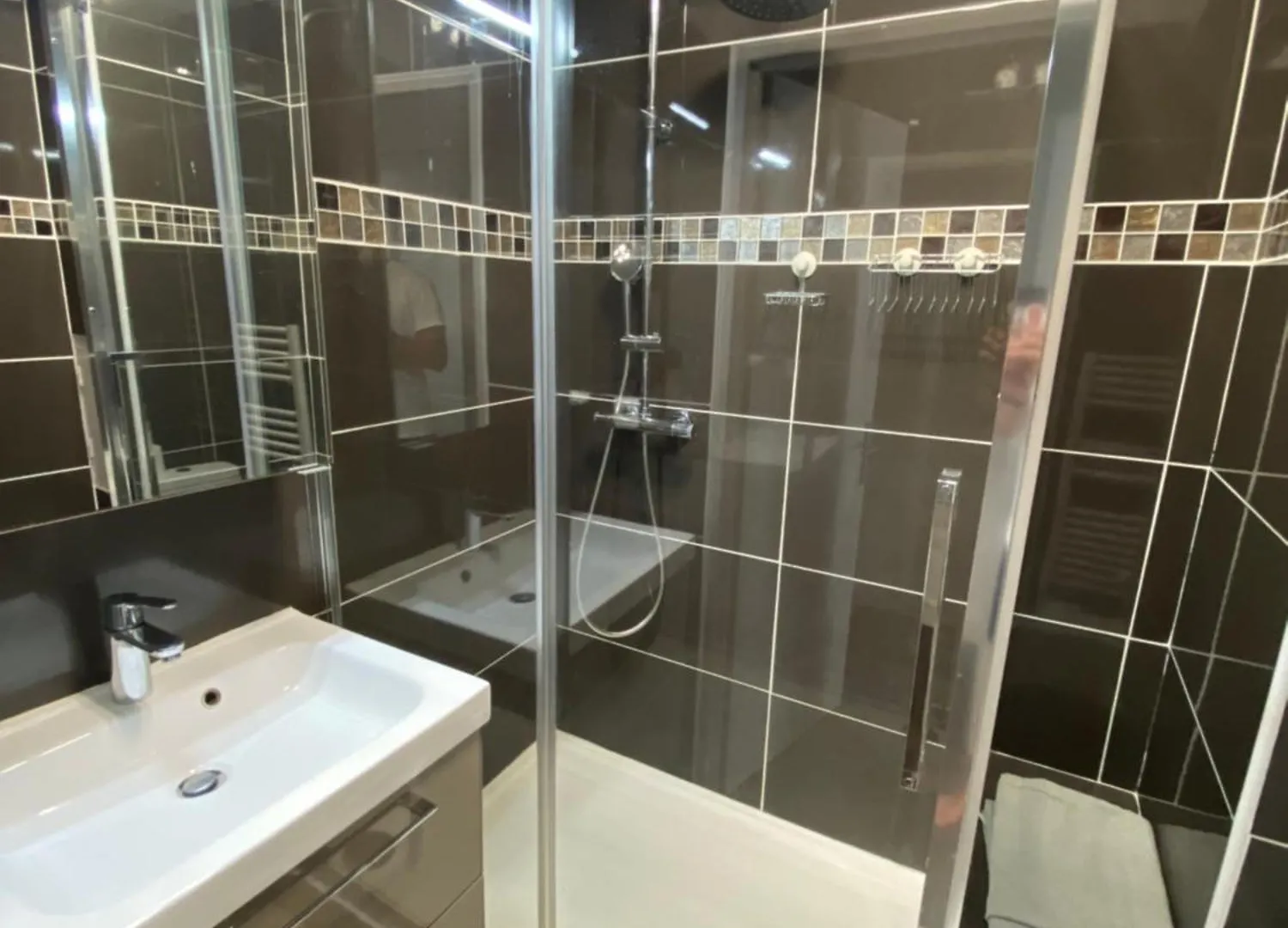 Apartament Studio Climatise Avec Wifi Au Calme Sur Le Port. Hyères Francja
